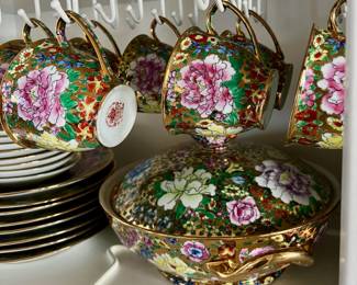 Chinese Gold and Floral Dinnerware Set