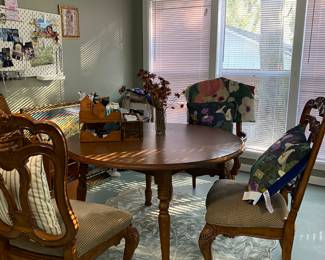French dining table with extension leave 250 with 4 gorgeous chairs 