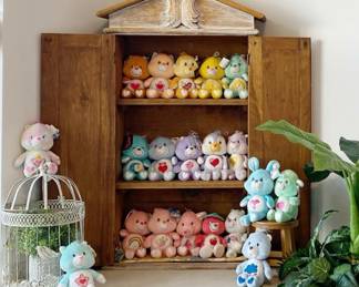 House cabinet 200 Care Bears starting 20 /pc