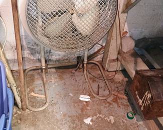 Nice industrial fan in working condition 