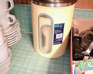 Cool canister set