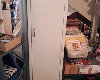 Metal cabinet 