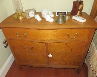 Antique Tiger Oak Washstand Chest/Cabinet
