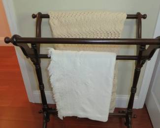 Wood Quilt Stand