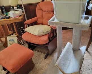 Cat stand