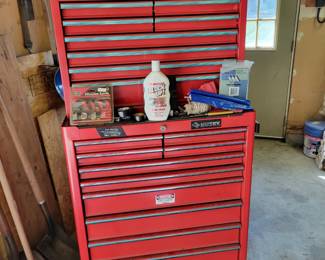 Nice husky tool box
