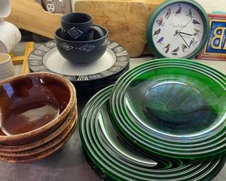 Clear green glass dinner plates, Vintage Chili Bowls from Hull, 