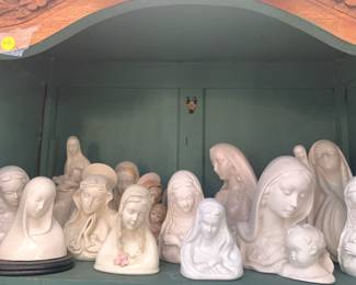 Soooo you can't see them all here, but can I say "Holy Moly?" I think we lost count after the 100 mark but needless to say there are some real beauties here! Porcelain and most are marked from around the world!!!