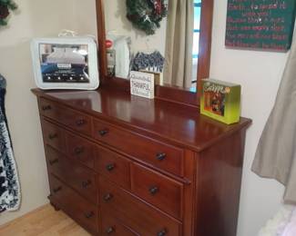 Broyhill Dresser