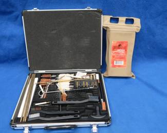 Lot 191. 400 BBM 9mm Battlepack and a gun cleaning kit