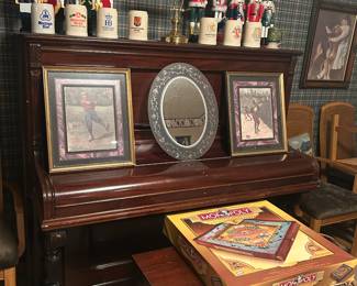 Upright piano 