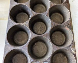 vintage cast iron muffin pan