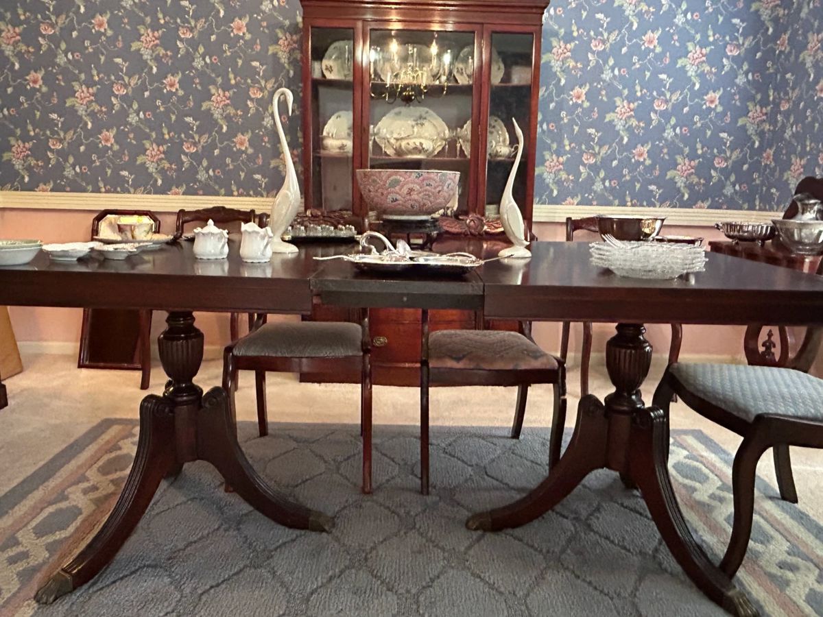 Mahogany Pedestal Dining Table