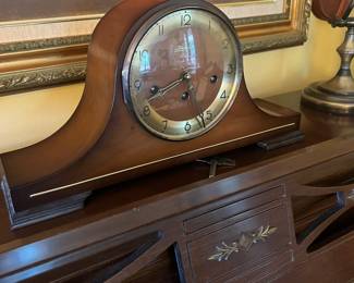 Mantle clock
