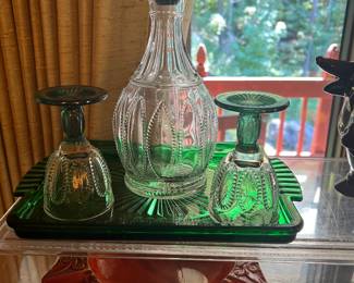 Decanter set w tray