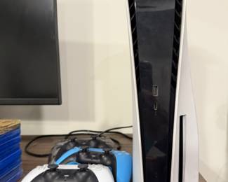 Playstation 5 & Controllers