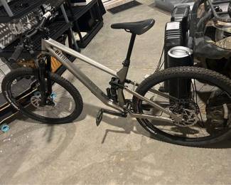 PRESALE $1,200.   Like new Norco Optic Carbon Bicycle with 29” wheels. Grey in color.    (Chase Tate at 256-658-3102 if interested in presale item)
