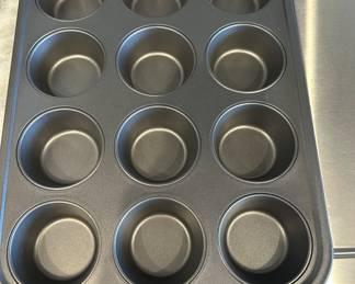 Muffin pan $5