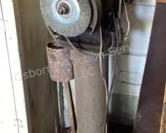 Pedestal grinder