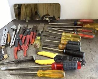Large quantity of hand tools, see catalog for more