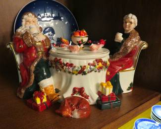 Wedgewood Mr. & Mrs. Claus candy jar
