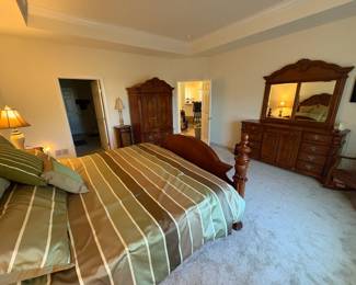 Broyhill King Bedroom set 