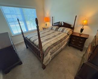 Queen bedroom set nice with mattress and box spring