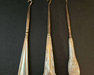 2 Buttonhooks