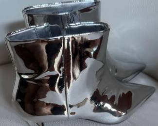 "Mirror" Gianni Bini Boots