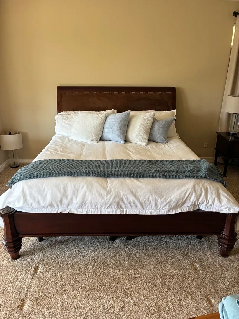HA149VSolid Wood King Bed