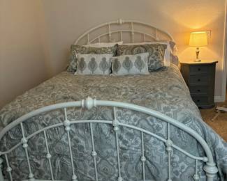 HA167Full Bed  Nightstand with Lamp