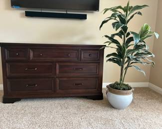 HA151Dresser Universal Broadmoore