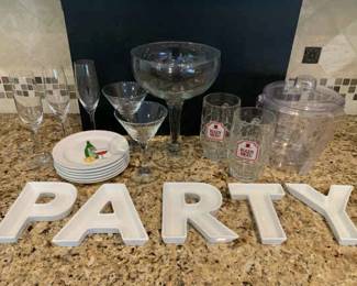 HA124Party Time, Bar Set Up