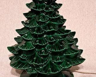 VINTAGE CERAMIC LIGHTED CHRISTMAS TREE 