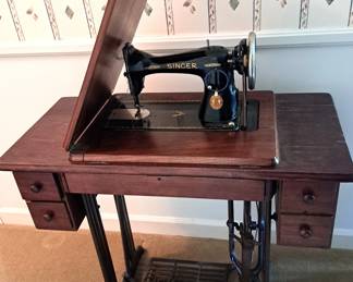 SINGER SEWING MACHINE