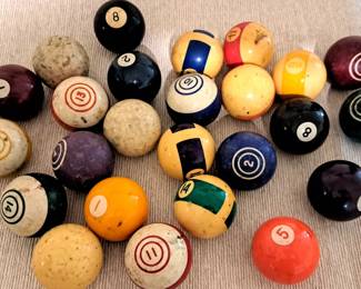 POOL BILLARD BALLS