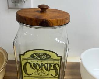 Cookie jar