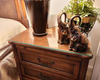 Henredon night stands (2) available 