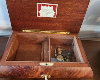 Reuge Italian Music Box
" I just Called to Say I Love You "