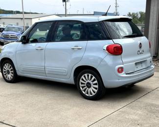 auctioncompanykc.com