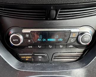 auctioncompanykc.com