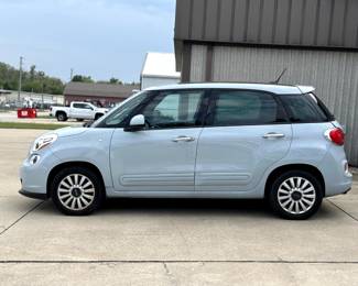 auctioncompanykc.com