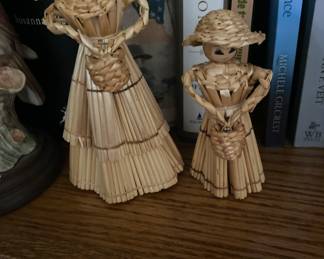 Straw dolls 