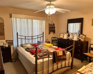 Queen Size Metal Bed 