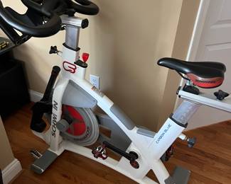 Schwinn stationary bike (works perfectly, includes two sets of shoes!) 