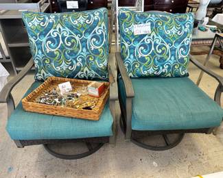 2 Patio Chairs 