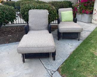 Outdoor lounges chairs