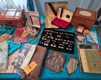 Artic 100% Qiviut Musk Ox Wool Scarf, cufflinks, tie clips and pins, vintage purses, Polish collectables.