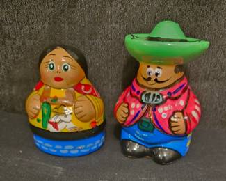 Hola - lively salt & pepper shakers