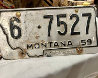 1959 Montana Map Plate – Park County #6, “Prison Made” Issue
Classic embossed outline design with great vintage patina — a true piece of Montana automotive history.